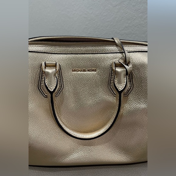 Michael Kors Long Zip-Around Wallet 
Light Gold - Picture 4 of 8